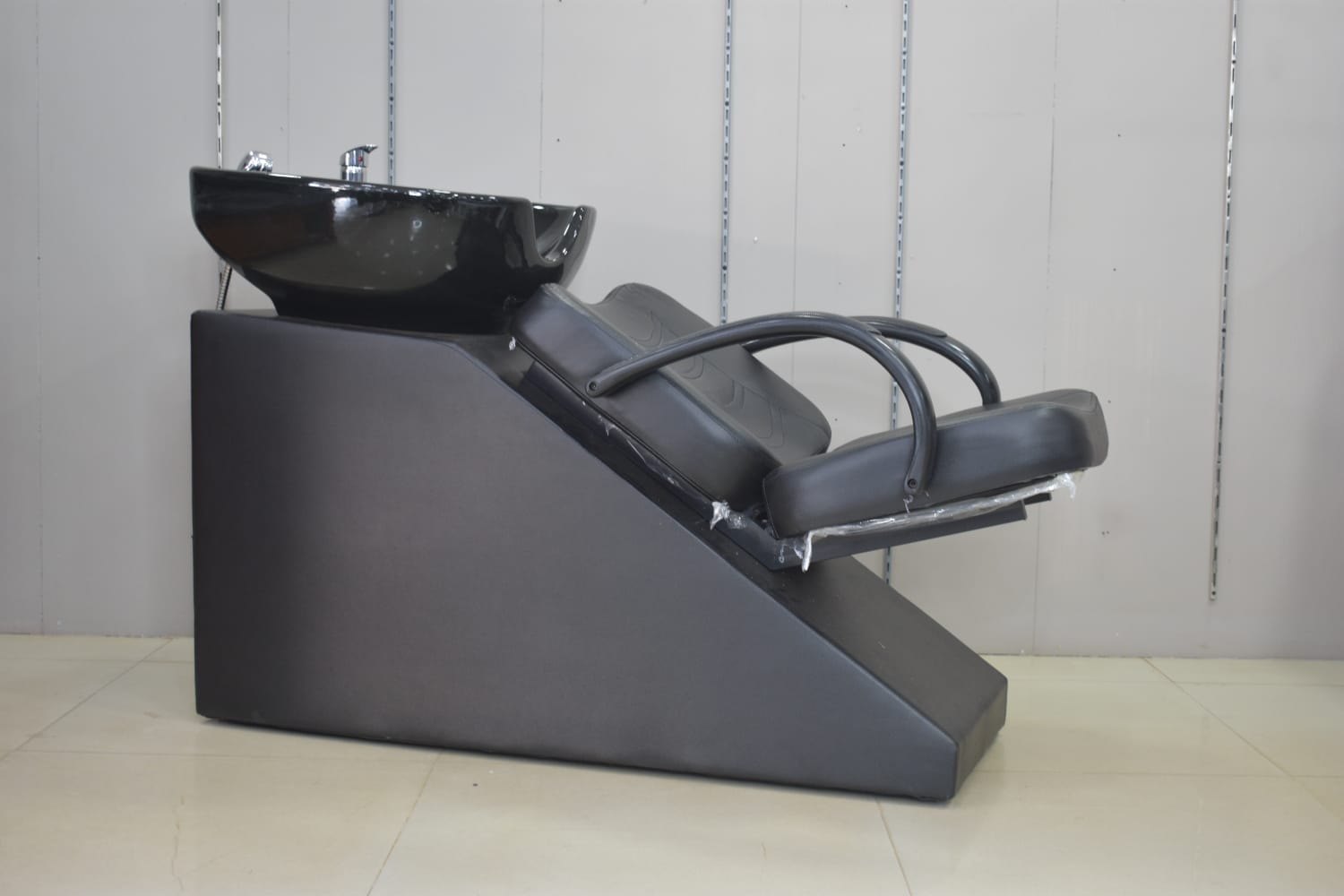 Maintenance Tips for Shampoo Chairs: Ensuring Longevity and Hygiene