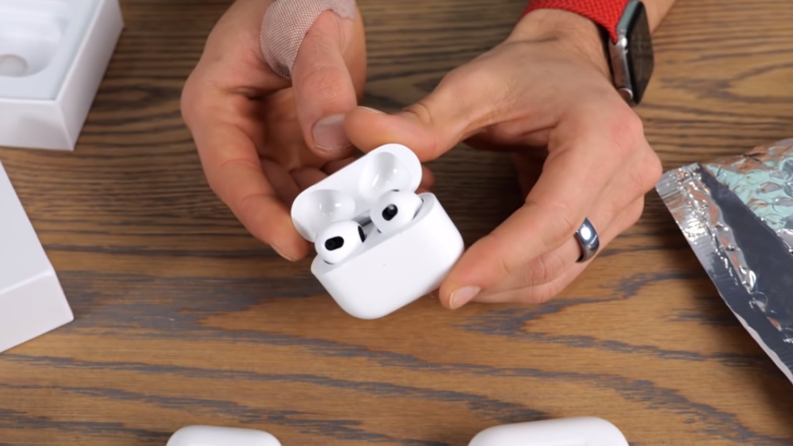 Apple AirPods 3: Redefining Wireless Earbuds with Innovation
